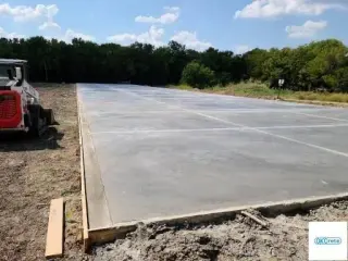 Commercial warehouse concrete floor installation